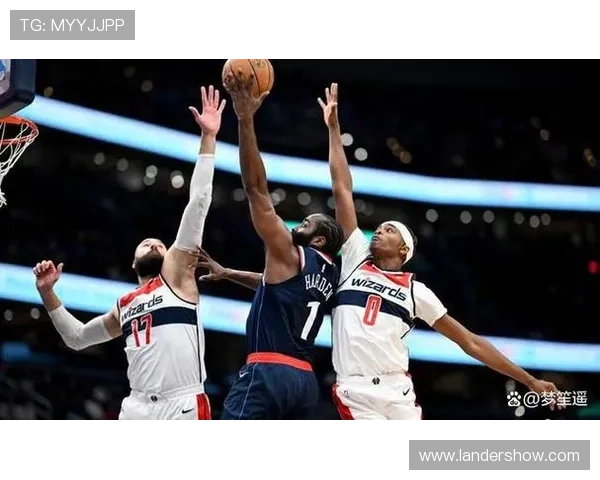 布克赞邓恩今夏训练刻苦展现更强侵略性状态提升显著